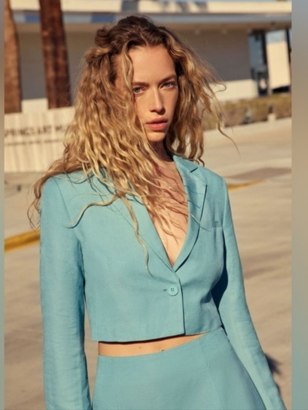 DYNAMITE NWOT Kora Cropped Linen Blazer Lined, size L